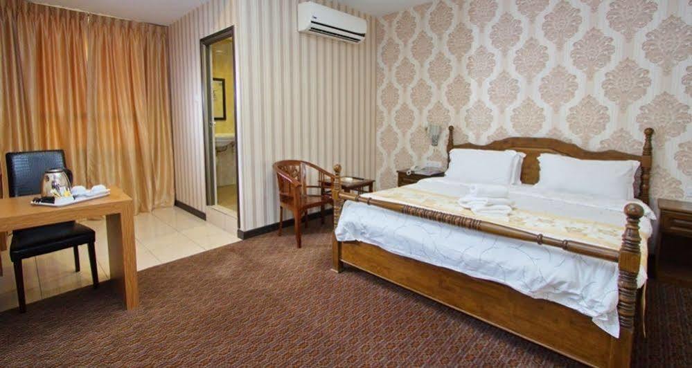 Tebrau Ct 3* Johor Bahru